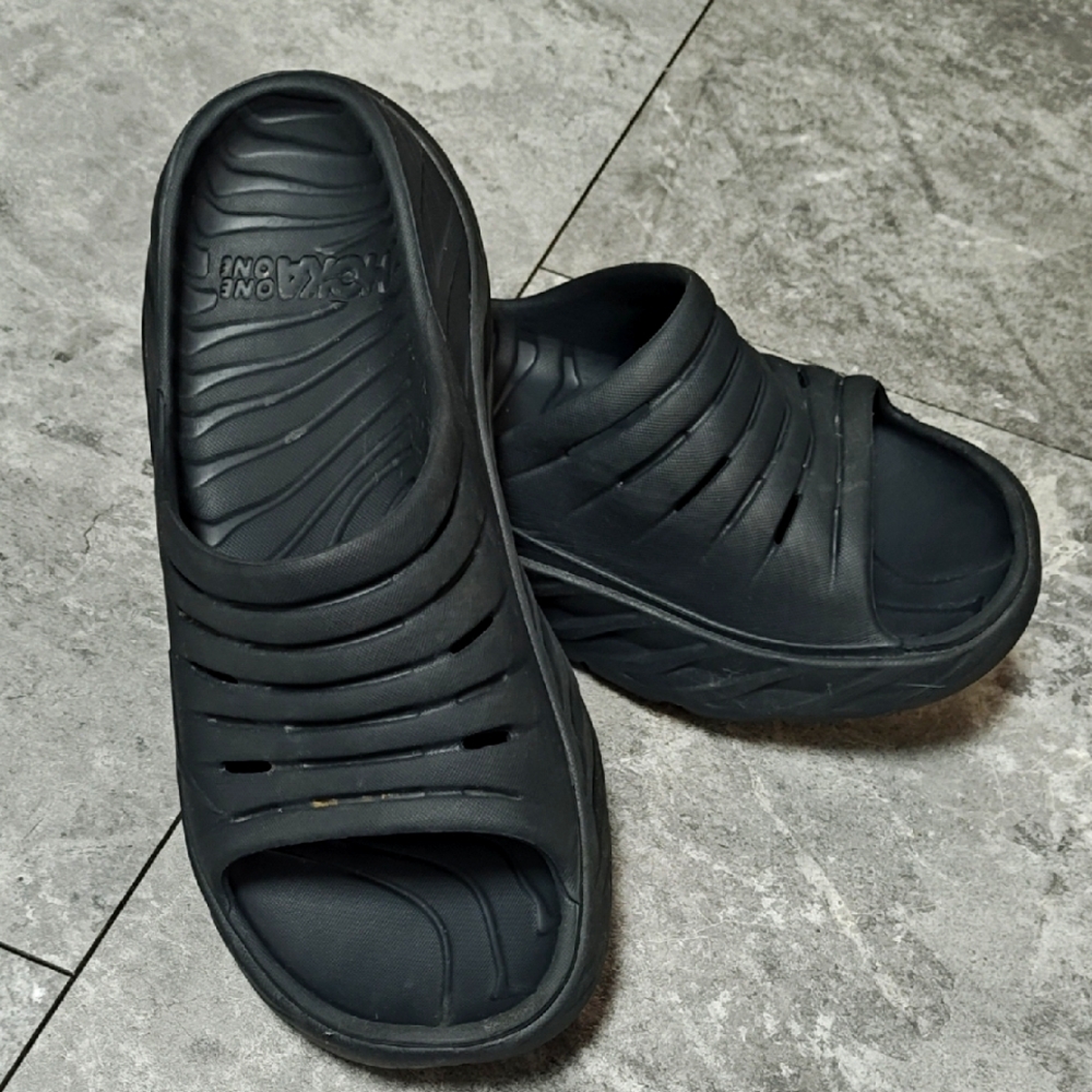 Hoka Black Slide Sandals with Modern Design